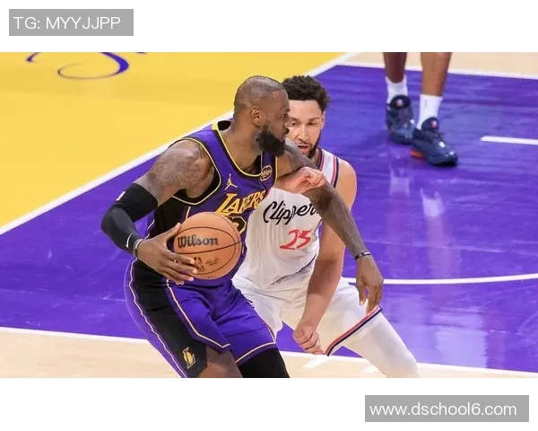 湖人对决国王的激烈战斗回顾及精彩瞬间分析 湖人对决国王的激烈战斗回顾及精彩瞬间分析